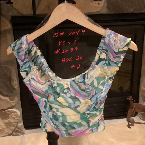 🐣  Off the Shoulder Sexy Unique Wire Bra Crop Top ~ NWT - Picture 2 of 2